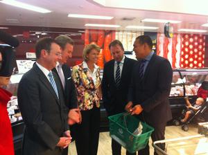 Left to right: NSW Premier Barry O’Farrell, Minister for Primary Industries Katrina Hodgkinson, Minister for Healthy Lifestyles Kevin Humphries and World swimming champion and chairman of the Premier's Council for Active Living and 8700kJ campaign ambassador Geoff Huegill.